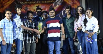 গিটারে বারাসাতের নাম উজ্জ্বল করে চলেছে জ্যোতির্ময় ঘোষ